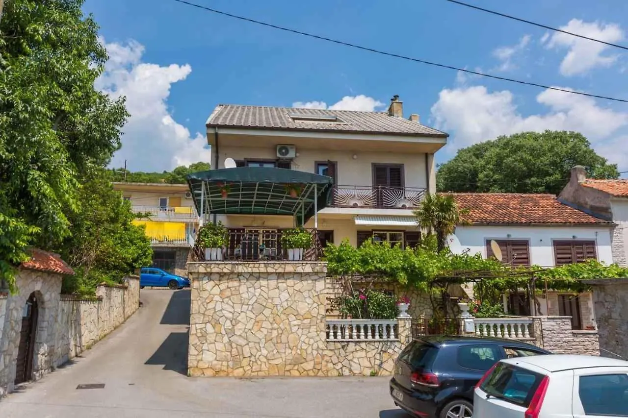 Apartment In Dramalj 5753